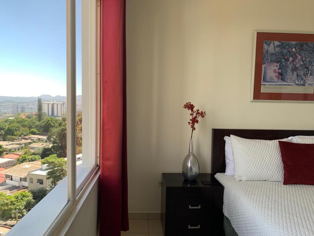 Beautiful Apartment, Terrace With Incredible View, 3 Bdr, Escalon, Exclusive, Secure ซานซัลวาดอร์ ภายนอก รูปภาพ